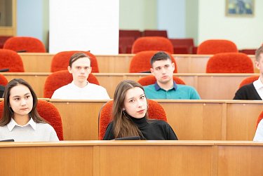 В Колонном зале голосовали студенты юракадемии